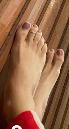 Isis Valverde Feet